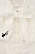 画像2: axes femme POETIQUE / ネコ×音符刺繍ブラウス M シロ O-26-07-15-048-AX-BL-OW-OS (2)