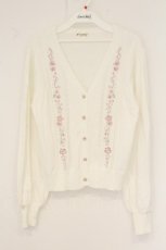 画像1: axes femme / 桜刺繍ニットカーディガン F シロ O-26-07-15-067-AX-TO-OW-OS (1)