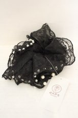 画像2: axes femme POETIQUE / パール×レースビッグシュシュ  クロ O-26-07-16-071-AX-AC-OW-OS (2)