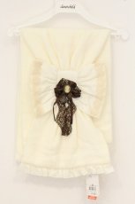 画像1: axes femme / ブローチ付きリボンマフラー 28cm×180cm キナリ O-26-07-19-009-AX-ZA-OW-OS (1)