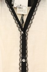 画像2: axes femme / エンボス加工スキッパーブラウス M キナリ O-26-07-19-017-AX-TO-OW-OS (2)