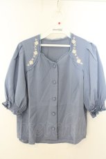画像1: an another angelus / ダイヤ開きローズ刺繍ブラウス F サックス O-26-07-21-1018-CA-BL-OW-OS (1)