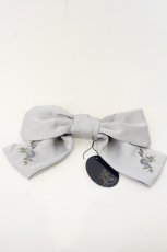 画像1: an another angelus / ローズ刺繍ビッグリボンバレッタ  ブルーグレー O-26-07-21-1029-CA-AC-OW-OS (1)