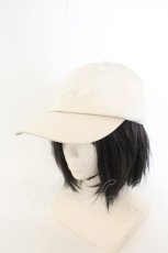 画像1: Fi.n.t / ロゴ刺繍サテンキャップ F アイボリー O-26-07-21-1037-CA-AC-OW-OS (1)
