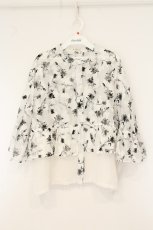 画像1: axes femme / 花柄切替ブラウス  シロ×クロ O-26-07-24-1082-AX-BL-OW-OS (1)