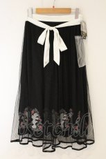 画像1: axes femme / ディズニー/ミニー刺繍スカート S クロ O-26-07-26-1060-AX-SK-OW-OS (1)