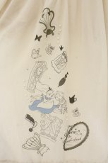 画像2: axes femme / 不思議の国のアリスチュニックワンピース  アイボリー O-26-07-26-1094-AX-OP-IG-OS (2)