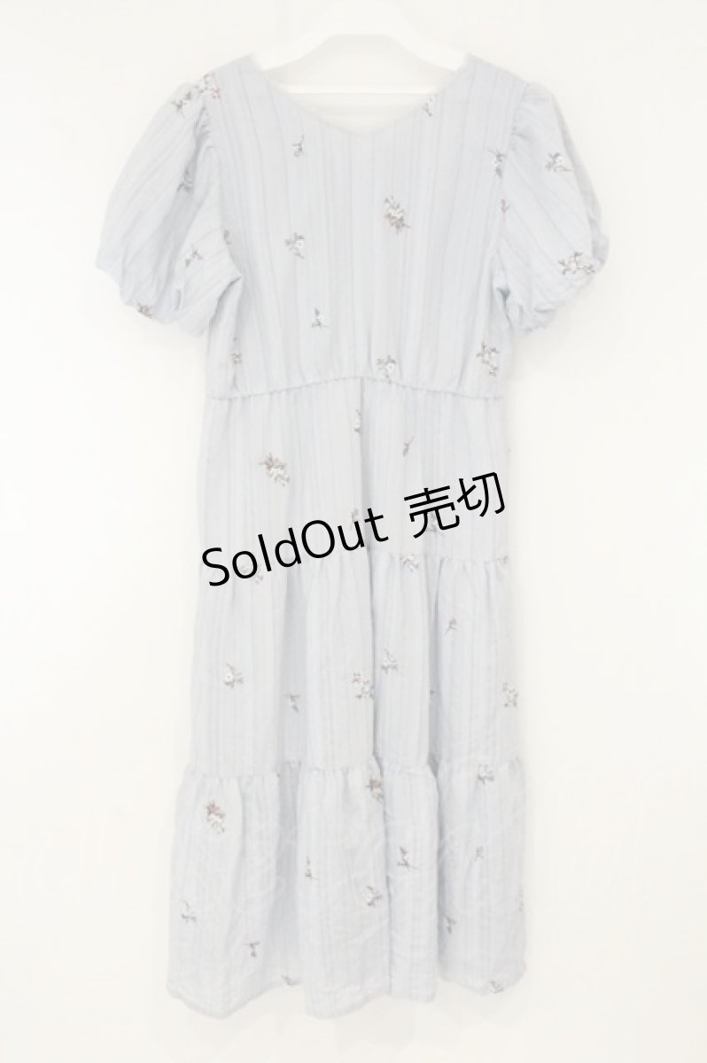 画像3: axes femme / ストライプ刺繍ティアードワンピース M サックス O-26-07-26-1026-AX-OP-OW-OS (3)
