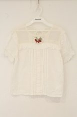 画像1: LIZ LISA / ストロベリー刺繍ブラウス  シロ O-26-07-28-017-LO-BL-IG-OS (1)