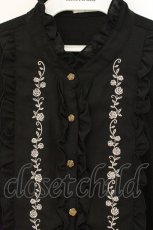 画像2: axes femme / 薔薇刺繍ブラウス風プルオーバー F クロ O-26-07-30-045-AX-TO-IG-OS (2)