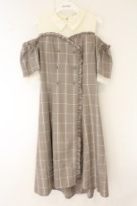 画像1: axes femme POETIQUE / オフショルチェックシャツワンピース M ブラウン×アイボリー O-26-08-04-059-AX-OP-IG-OS (1)