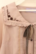 画像2: axes femme kawaii / 巻き薔薇セーラーカラーブラウス M ピンクベージュ O-26-08-06-046-AX-BL-IG-OS (2)