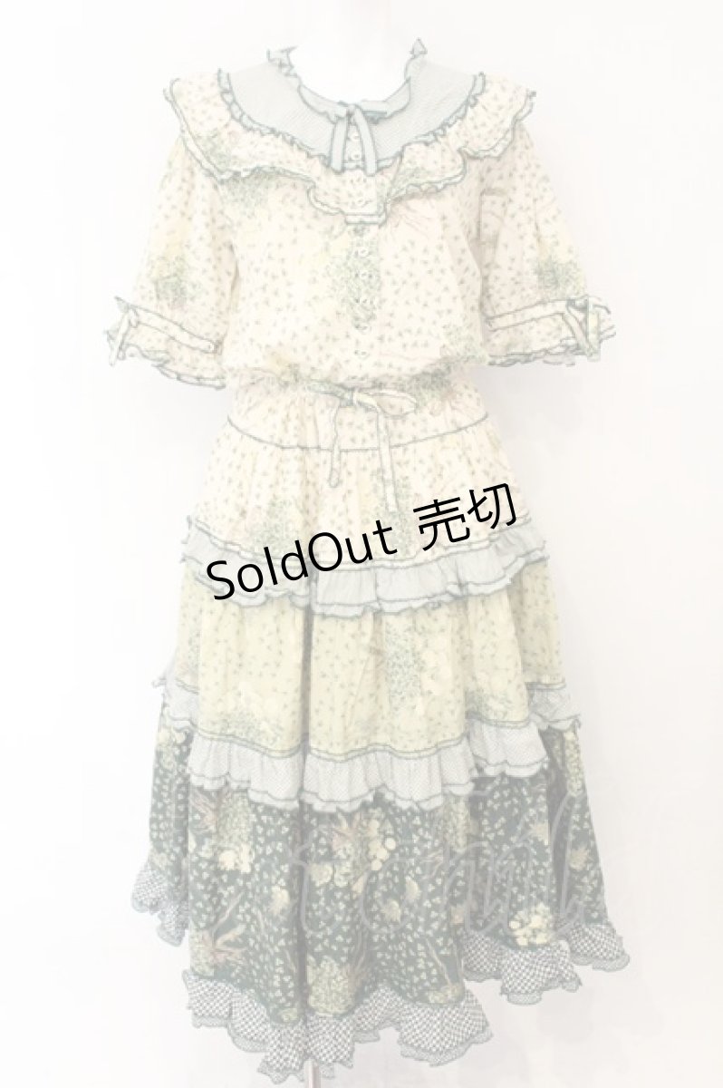 画像1: WONDERFUL WORLD / クローバー柄ワンピース  グリーン O-26-08-06-073-LO-OP-IG-OS (1)