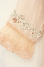 画像2: axes femme / ミュルーズ刺繍シアーガウン M ピンク O-26-08-08-074-AX-TO-OW-OS (2)