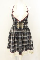 画像1: axes femme POETIQUE / 裾刺繍ホルターネックジャンパースカート  クロ×アイボリー O-26-08-08-027-AX-OP-IG-OS (1)
