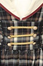 画像2: axes femme POETIQUE / 裾刺繍ホルターネックジャンパースカート  クロ×アイボリー O-26-08-08-027-AX-OP-IG-OS (2)