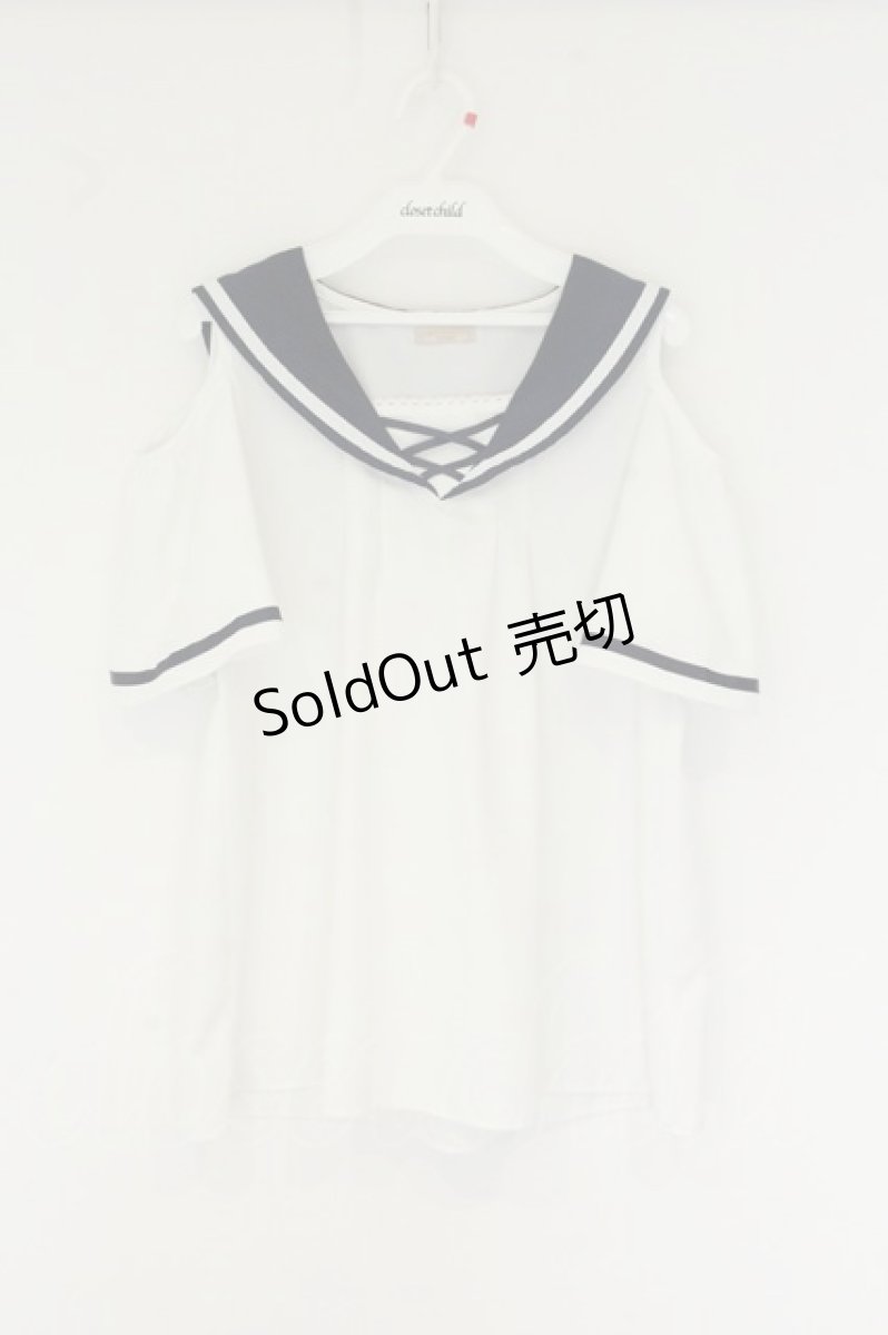 画像1: axes femme POETIQUE / リボン付セーラー肩あきブラウス  シロ×ネイビー O-26-08-09-016-AX-TO-IG-OS (1)