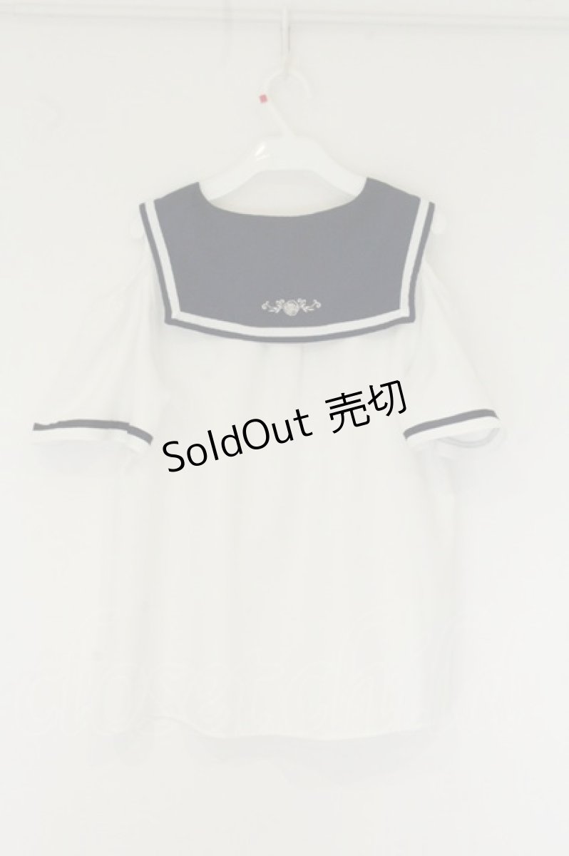画像2: axes femme POETIQUE / リボン付セーラー肩あきブラウス  シロ×ネイビー O-26-08-09-016-AX-TO-IG-OS (2)