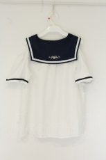 画像2: axes femme POETIQUE / リボン付セーラー肩あきブラウス  シロ×ネイビー O-26-08-09-016-AX-TO-IG-OS (2)