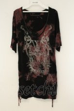 画像1: h.NAOTO / サイドギャザー染Tシャツ  ブラック×レッド系 O-26-08-10-048-HN-TO-IG-OS (1)