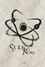 画像2: Sixh / フロント刺繍デザイン切り替えTシャツ  ブラック×ホワイト O-26-08-10-025-HN-TS-IG-OS (2)