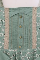 画像2: axes femme / カットワーク刺繍ワンピース M グリーン O-26-08-13-093-AX-OP-IG-OS (2)