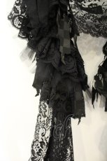 画像3: NAOTO SEVEN / ハングマンショルダーフリルショール  ブラック O-26-08-13-014-HN-TO-IG-OS (3)