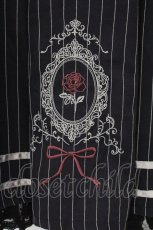 画像2: axes femme / ローズカメオ風刺繍スカート F ネイビー O-26-08-16-028-AX-SK-IG-OS (2)