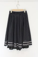 画像3: axes femme / ローズカメオ風刺繍スカート F ネイビー O-26-08-16-028-AX-SK-IG-OS (3)