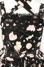 画像2: Angelic Pretty / TOY PARADE胸切替スカラップジャンパースカート  クロ O-26-08-20-040-AP-OP-OW-OS (2)