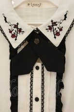 画像2: axes femme / クロスローズ刺繍ブラウス M キナリ O-26-08-20-068-AX-BL-OW-OS (2)