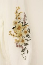画像2: axes femme / チュール×フラワー刺繍プルオーバー F シロ O-26-08-20-080-AX-TO-IG-OS (2)