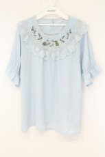 画像1: axes femme / 紫陽花刺繍ブラウス M サックス O-26-08-20-028-AX-BL-OW-OS (1)