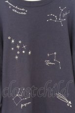 画像2: axes femme / ランダム星座刺繍トレーナー F ネイビー O-26-08-21-031-AX-TO-IG-OS (2)