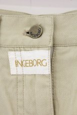 画像2: INGEBORG / フロントネームタグスカート  ベージュ O-26-08-24-087-LO-SK-IG-OS (2)