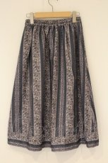 画像3: axes femme / オーナメント縦柄スカート M ブルー系 O-26-08-25-043-AX-BL-OW-OS (3)