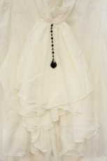 画像2: MARBLE / ロングタックドレープ十字架タイ付きブラウス  ホワイト O-26-08-27-076-GO-BL-IG-OS (2)