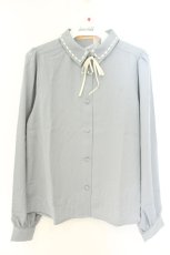 画像1: Fi.n.t / 配色タイ付きはしごリボン衿ブラウス F ライトブルー O-26-08-28-057-CA-BL-OW-OS (1)