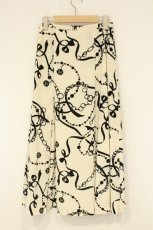 画像3: INGEBORG / ネックレスプリントロヌスカート M アイボリー×クロ O-26-08-29-011-LO-SK-IG-OS (3)