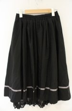 画像2: axes femme / 薔薇×額縁刺繍ミドルスカート M クロ O-26-08-30-090-AX-SK-OW-OS (2)