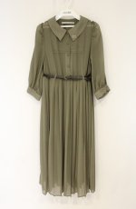 画像1: Maison de FLEUR Petite Robe canone / 優等生のワンピース  カーキグリーン O-26-09-01-1055-LO-OP-IG-OS (1)