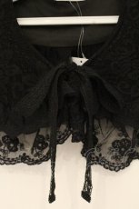 画像2: axes femme / レースフリルラウンド付け襟  クロ O-26-09-01-015-AX-ZA-IG-OS (2)