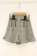 画像1: Honey Cinnamon / フリルサスチェックショートパンツ  クロ O-26-09-01-023-LO-PA-IG-OS (1)