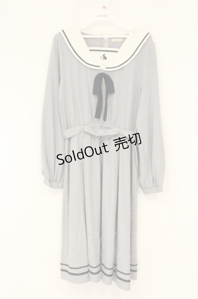 画像1: axes femme POETIQUE / ウサギ刺繍セーラーワンピース【多屋来夢コラボ】 M グレー O-26-09-04-038-AX-OP-OW-OS (1)