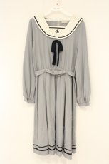 画像1: axes femme POETIQUE / ウサギ刺繍セーラーワンピース【多屋来夢コラボ】 M グレー O-26-09-04-038-AX-OP-OW-OS (1)