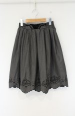 画像1: axes femme / ハート透かし刺繍スカート M グレー O-26-09-05-094-AX-SK-IG-OS (1)