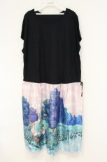 画像1: franche lippee black / アリス柄ワンピース FL5 クロ×マルチ O-26-09-07-053-LO-OP-OW-OS (1)