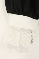 画像3: NOEMIE / ゴシックチョーカーバックルレースアップブラウス  クロ×シロ O-26-09-07-060-LO-BL-IG-OS (3)