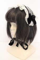 画像1: Innocent World / 巻きバラ付き別珍リボンヘッドドレス  シロ×クロ O-26-09-08-1072-IW-AC-IG-OS (1)
