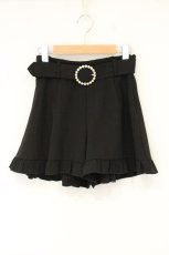 画像1: evelyn / パールバックルサス付きショートパンツ  クロ O-26-09-10-031-LO-PA-IG-OS (1)